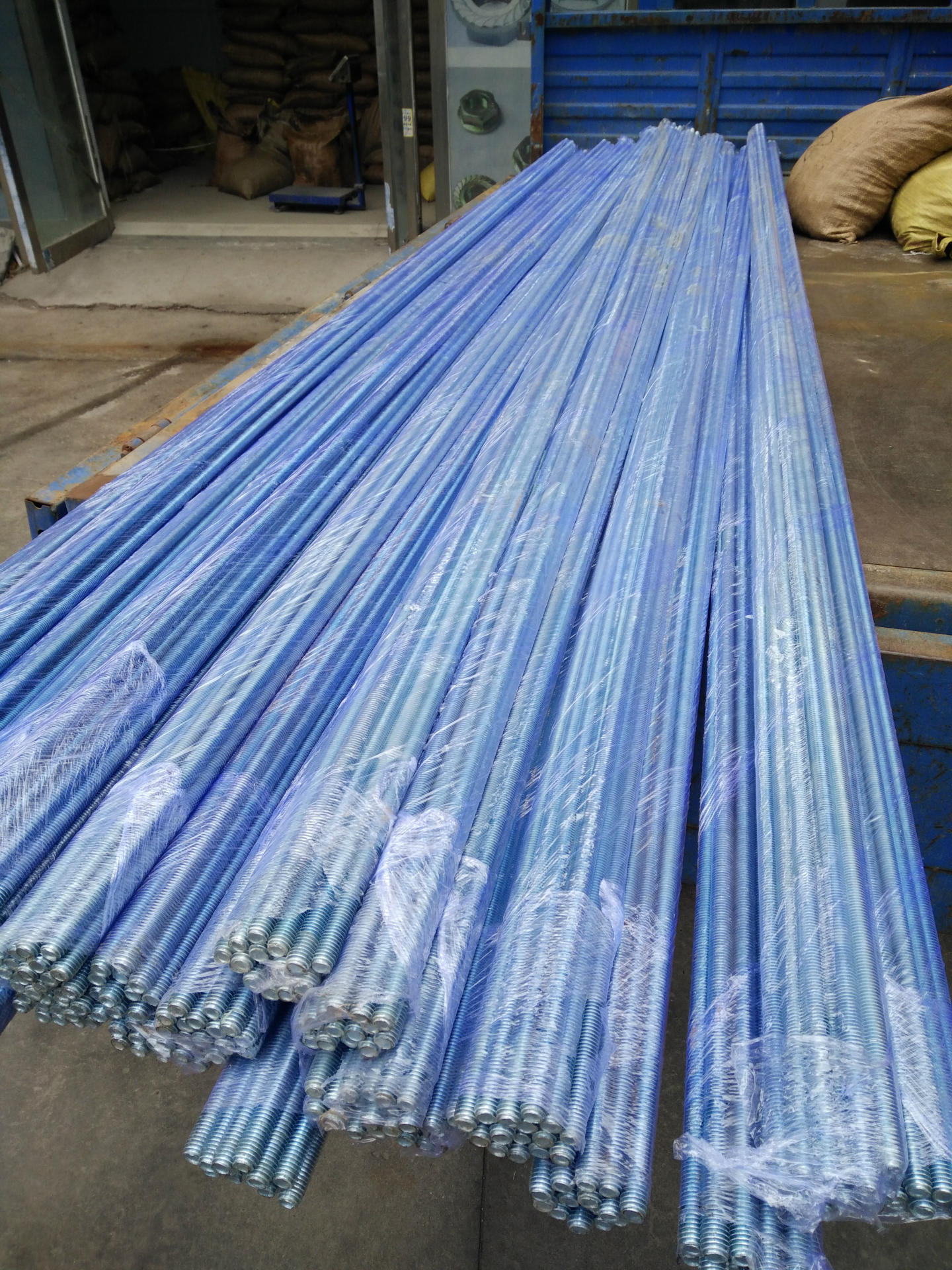 丝杠 吊杆 牙条 镀锌 热镀锌 批发 m6*3米 m8*3米 m10*3米