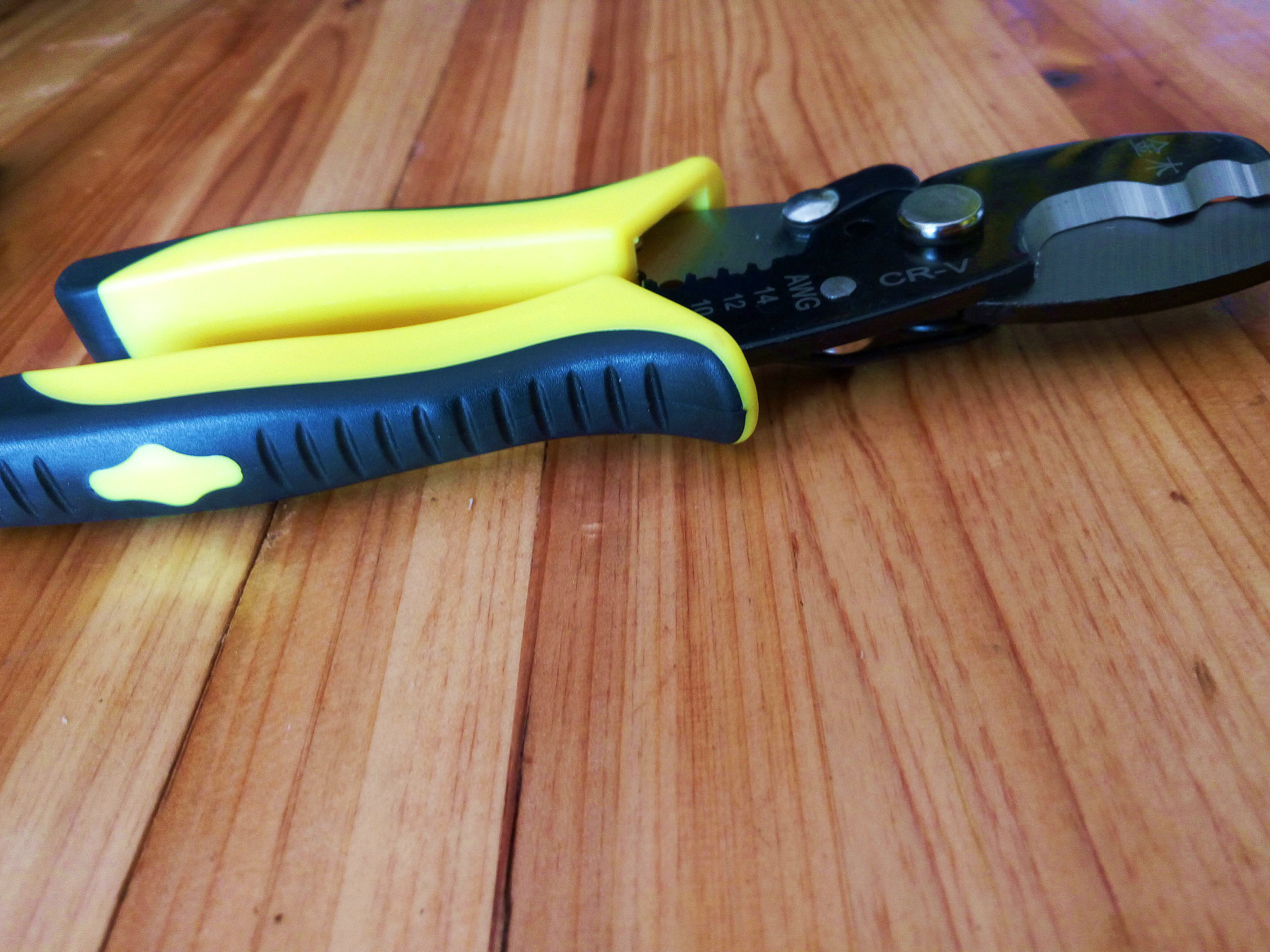 厂家直销多功能高强度电工专用电缆剥线钳 剥线器扒皮钳子