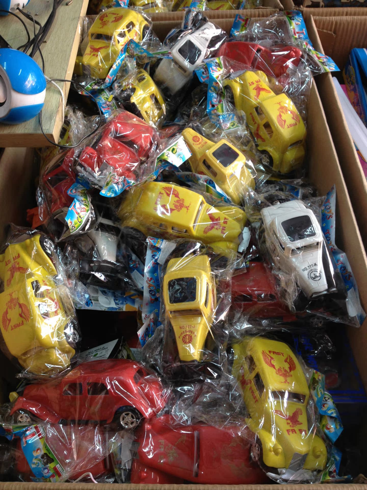 称斤玩具 库存儿童益智发光电动玩具批发 夜市地摊热卖玩具送录音