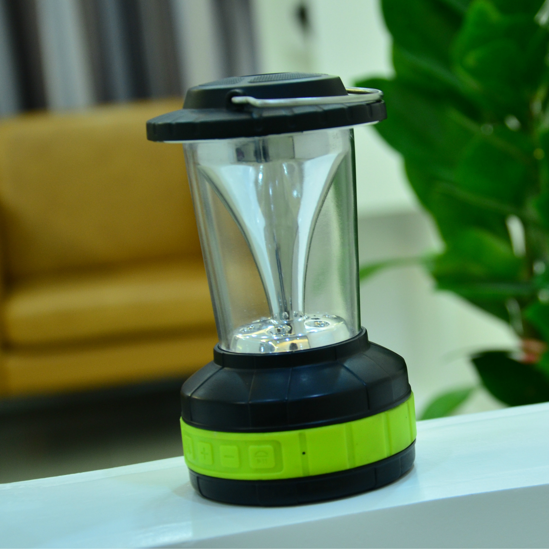 新款手电筒蓝牙音箱 户外运动悬挂式蓝牙音响 露营便携小音响