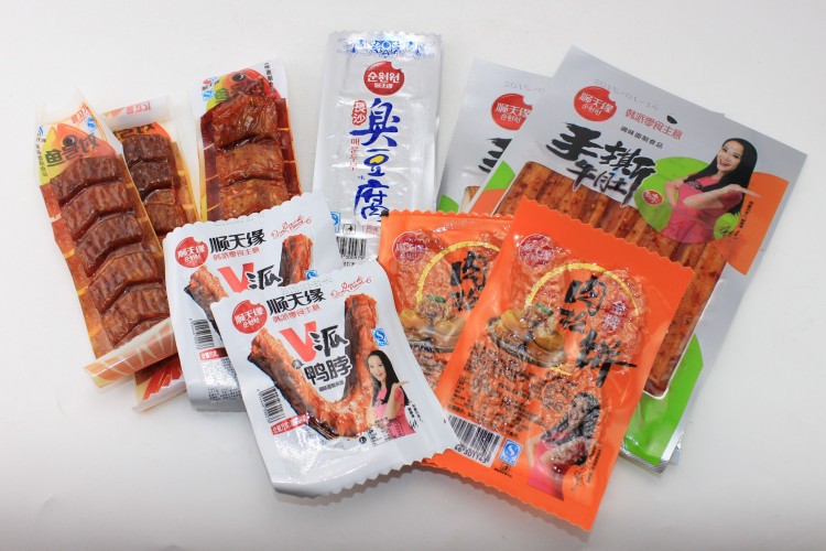 rs休闲零食品批发 顺天缘 对号鱼 面筋 辣条 辣片 600*26g