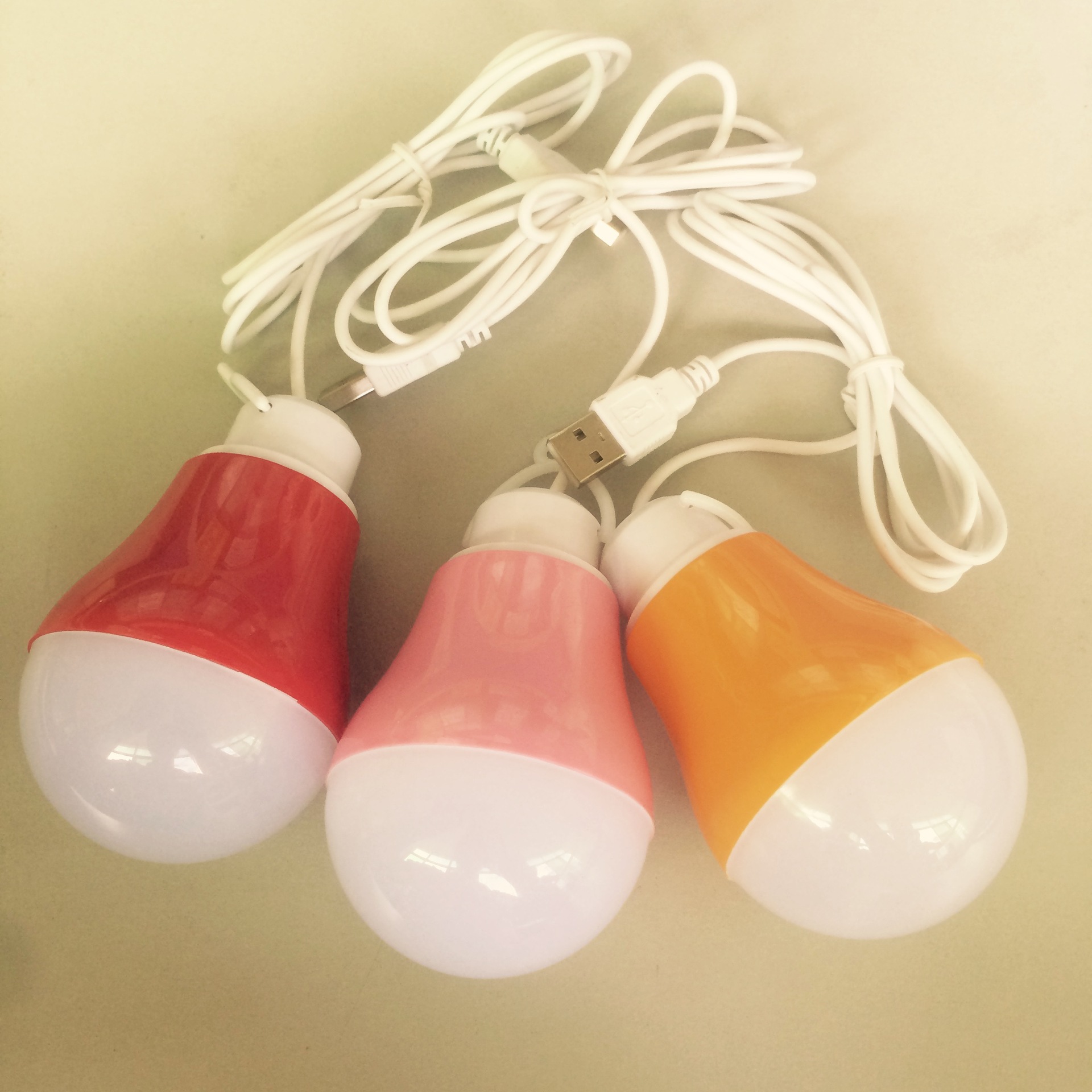 usb灯泡5v球泡 小夜灯 usb接口球泡led球泡灯5w小夜泡usb充电发光