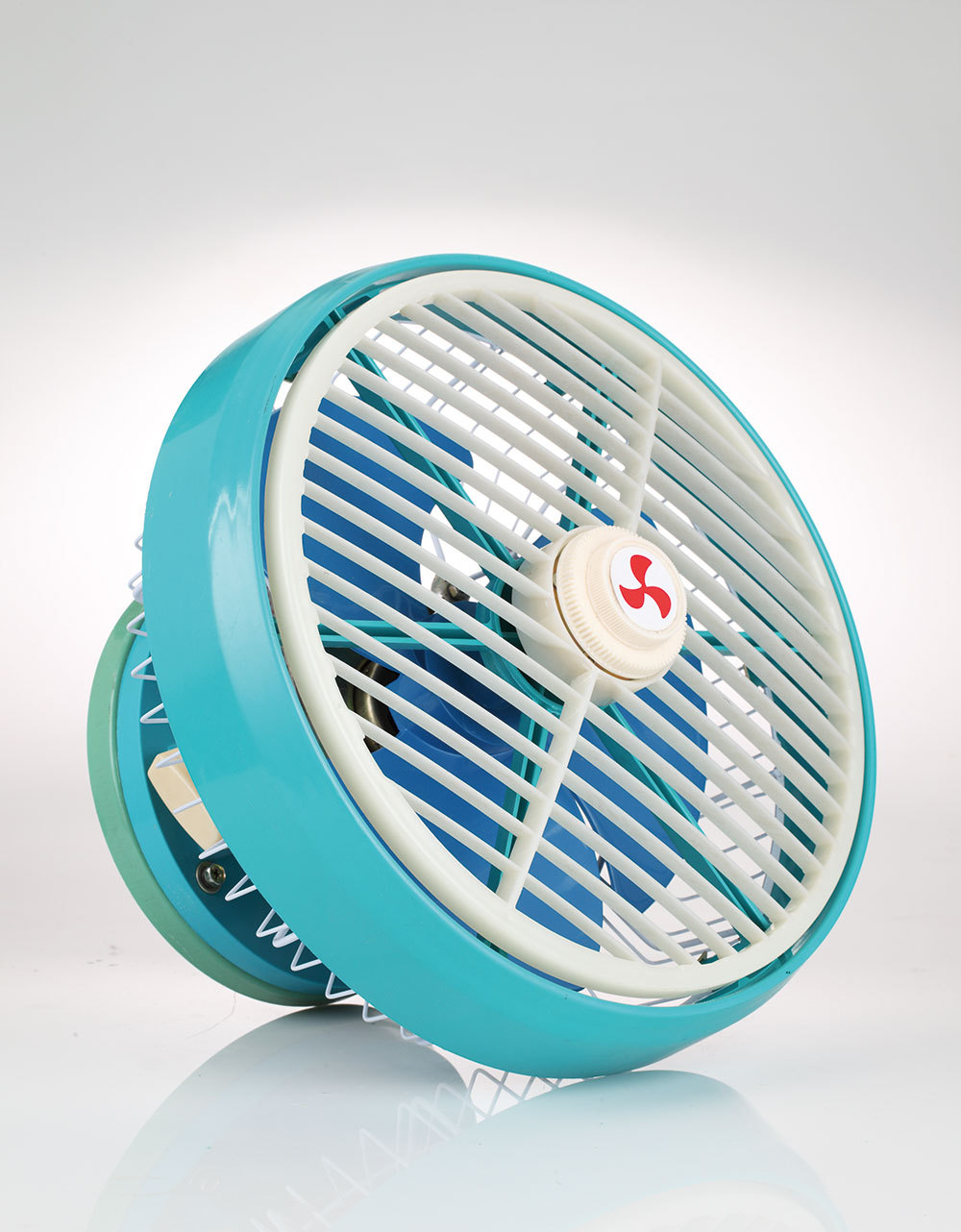 便宜批发供应大型车载风扇 个性车用风扇 10寸 12寸鸿运扇