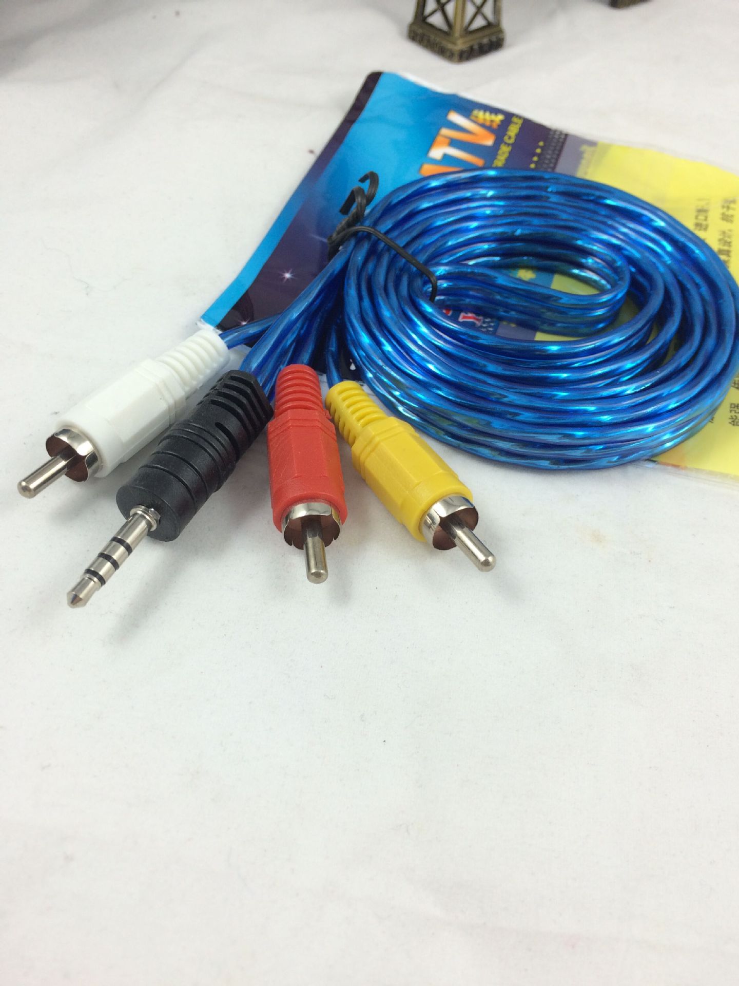 产品信息 产品品牌: 健宇 产品名称:一分三音频线 产品材质