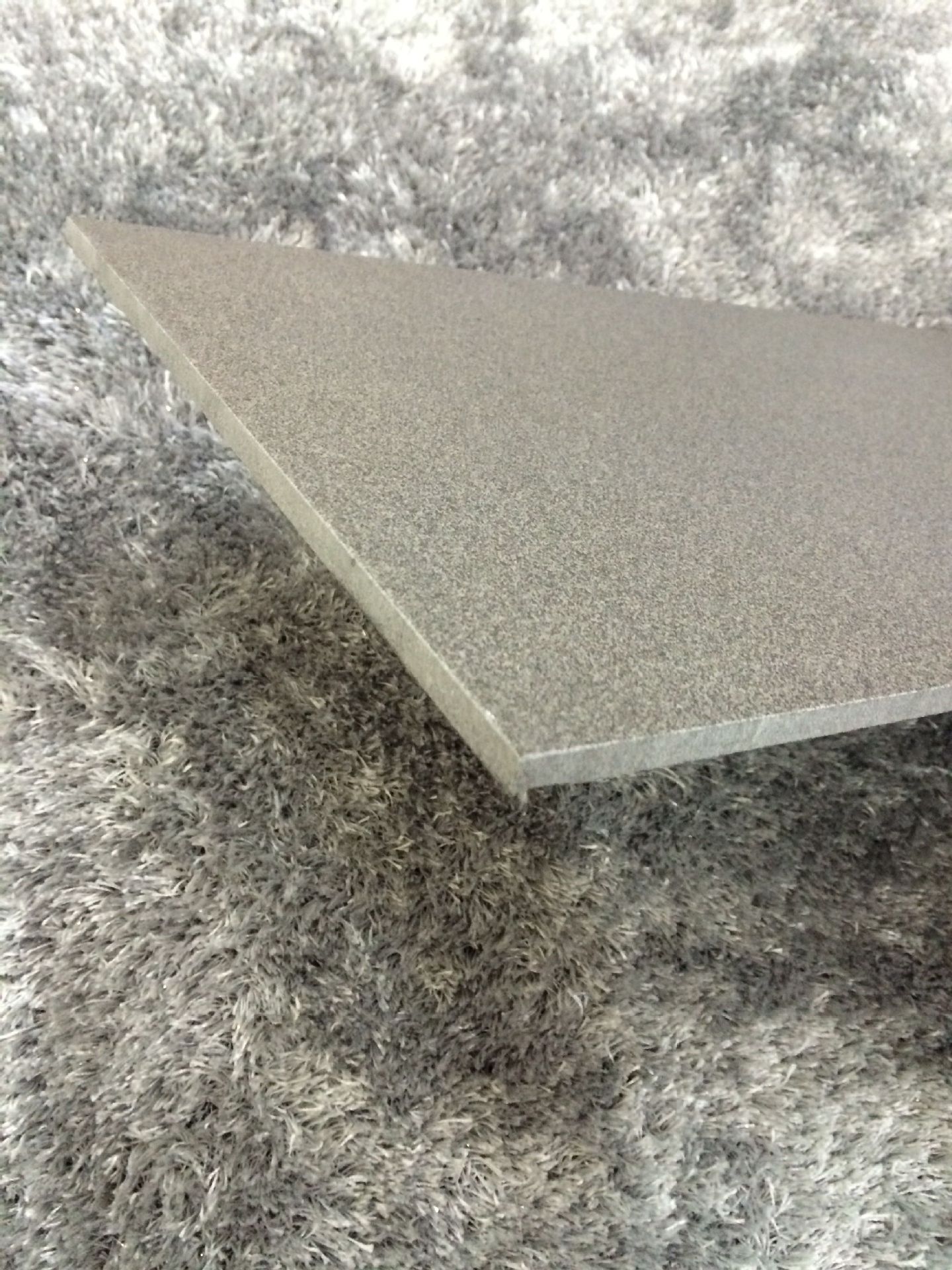 欧式现代风格瓷砖300×600墙身砖纯色通体砖客厅卧室复古防污瓷砖