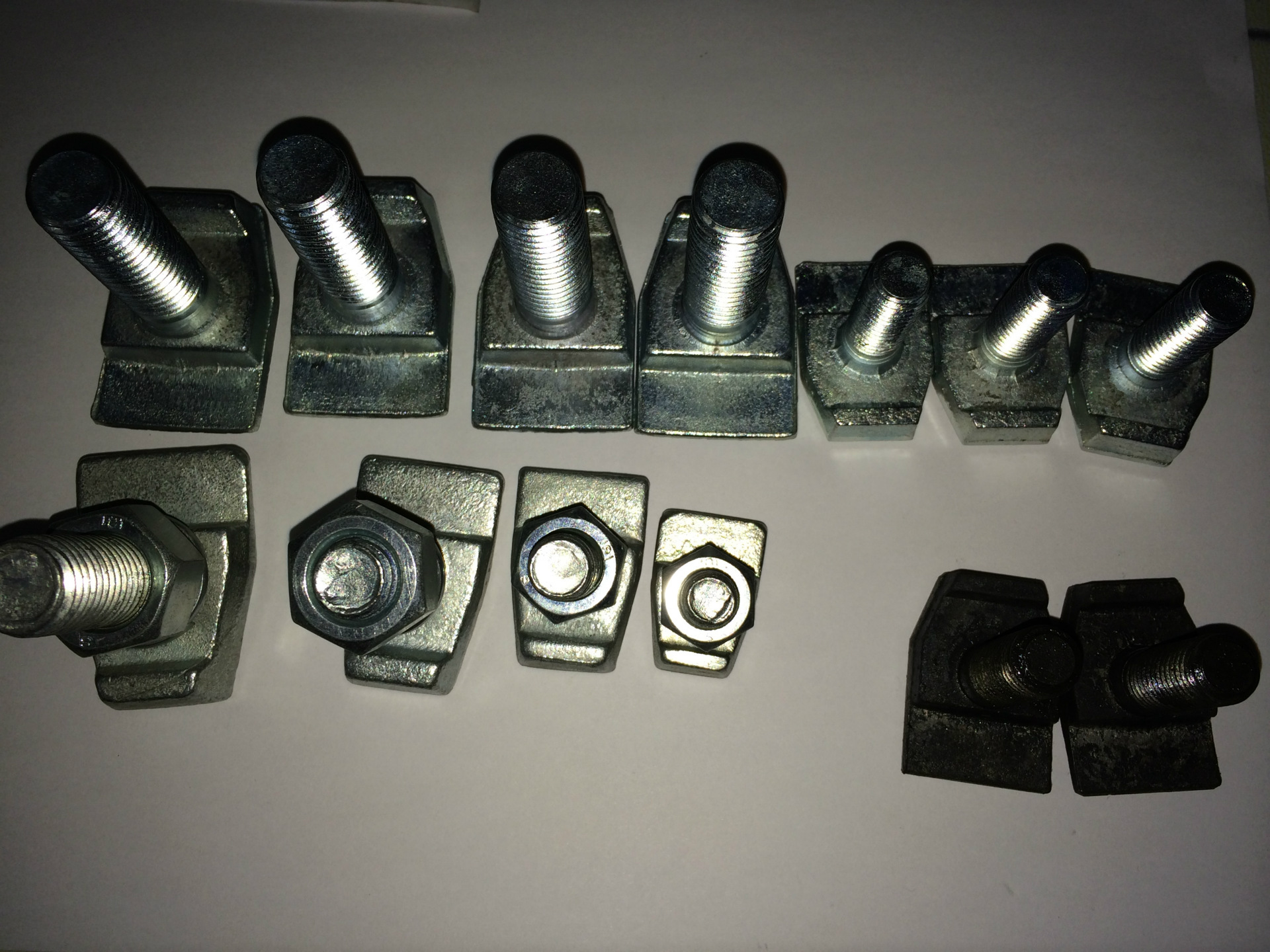 厂家直销电梯导轨专用压板螺栓,高强度现货供应