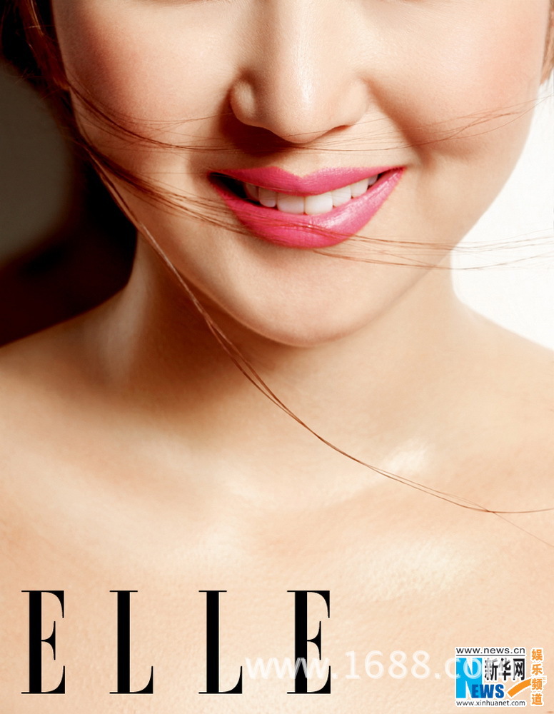 何洁《elle》时尚大片 展俏丽甜美辣妈风范