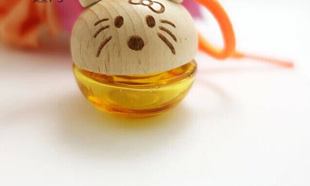 批发 卡通可爱表情木塞香水瓶 彩色汽车香水瓶挂件 6ml现货供应