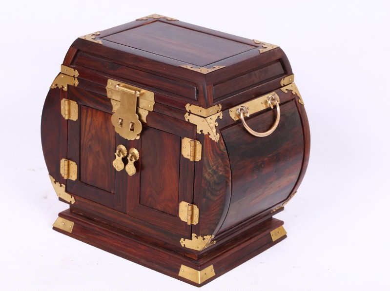 龙庭工艺大红酸枝化妆盒镜箱榫卯结构半圆珠宝梳妆雕花百宝箱