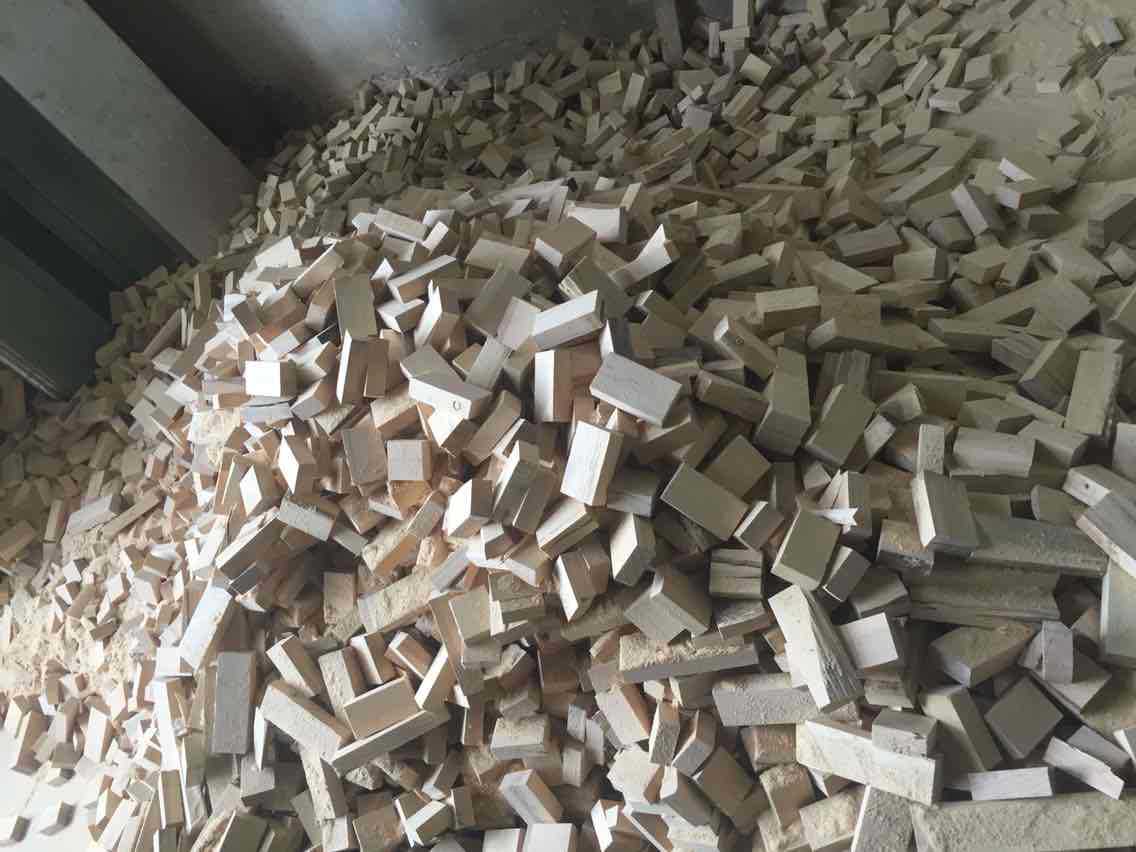低价销售桦木边角料 规格条下小料 边皮料 小料