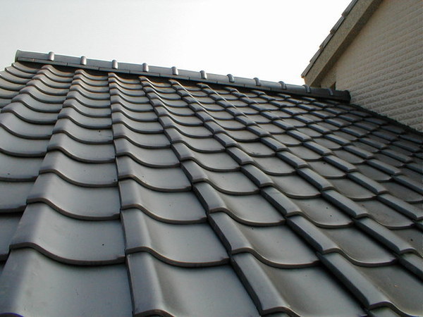 厂家热销琉璃瓦瓦 别墅洋楼西班牙瓦 屋顶装饰陶土瓦片