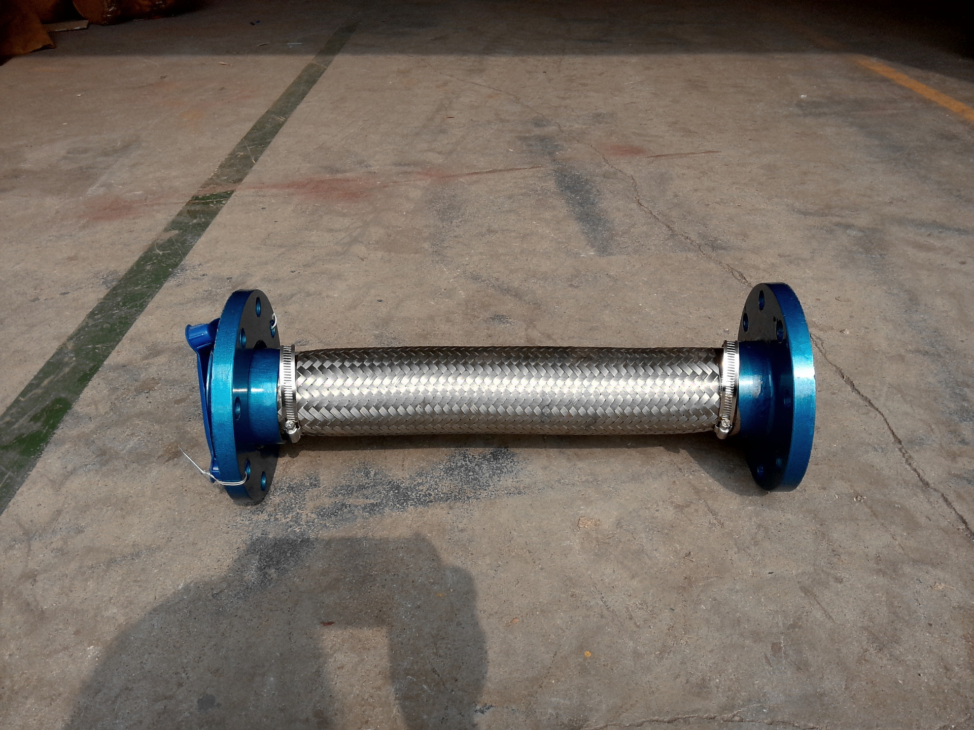 金属网套软管两头碳钢法兰1