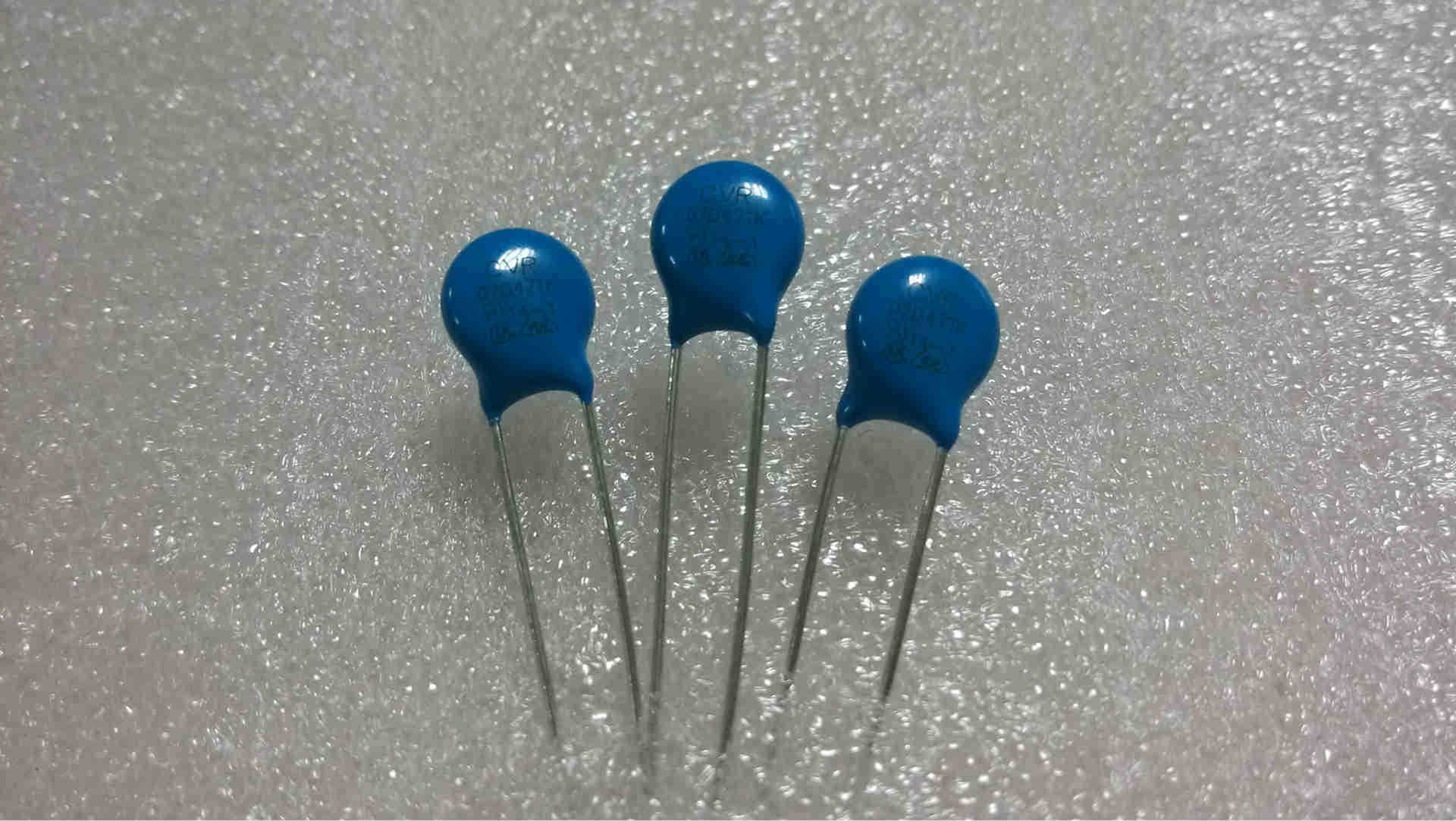 厂价直销cvr防雷7d471压敏vde ul认证压敏电阻器07d471k环保