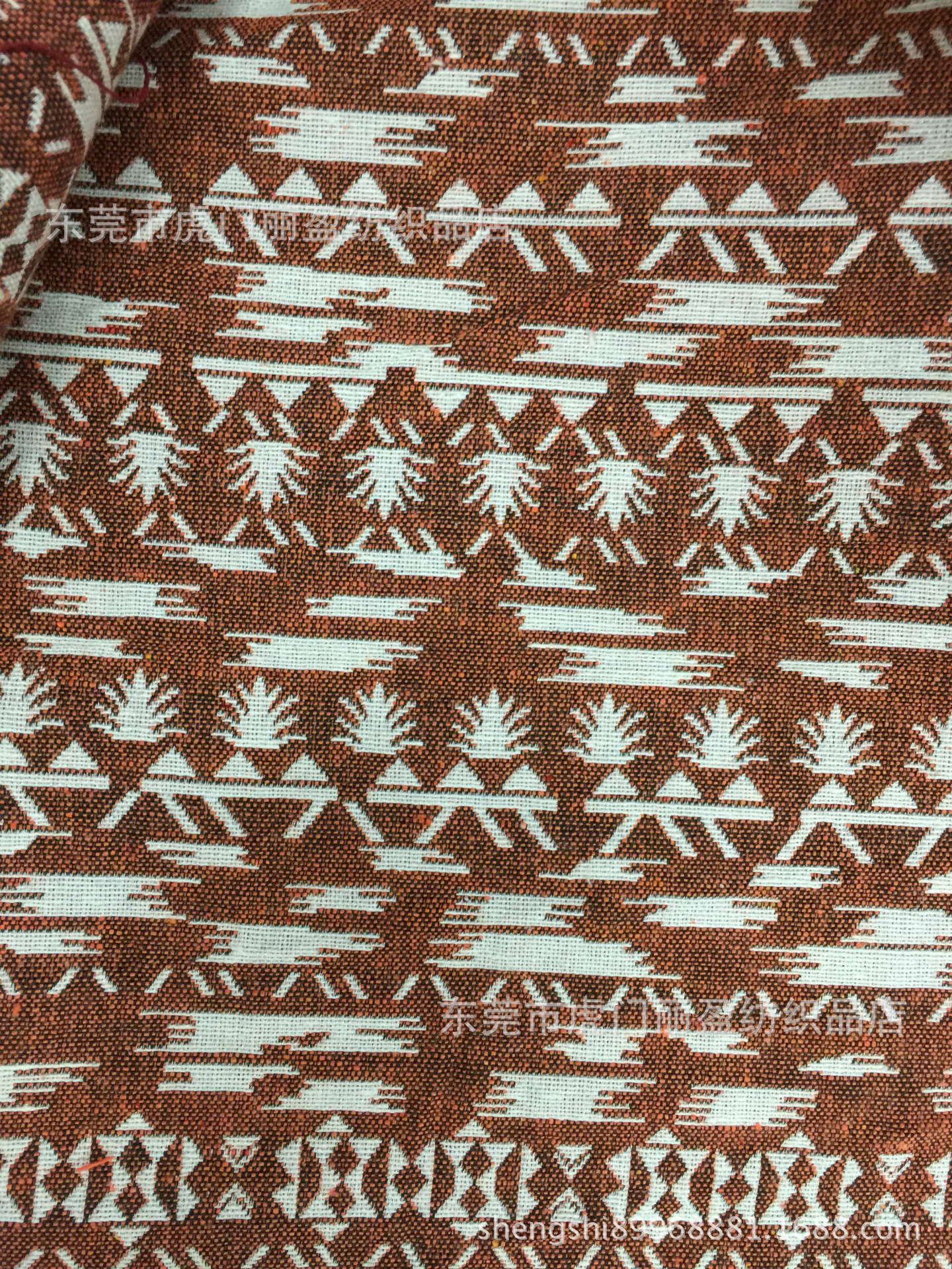 现货涤棉平纹提花布2015新款箱包 服装梭织面料 现货厂家批发