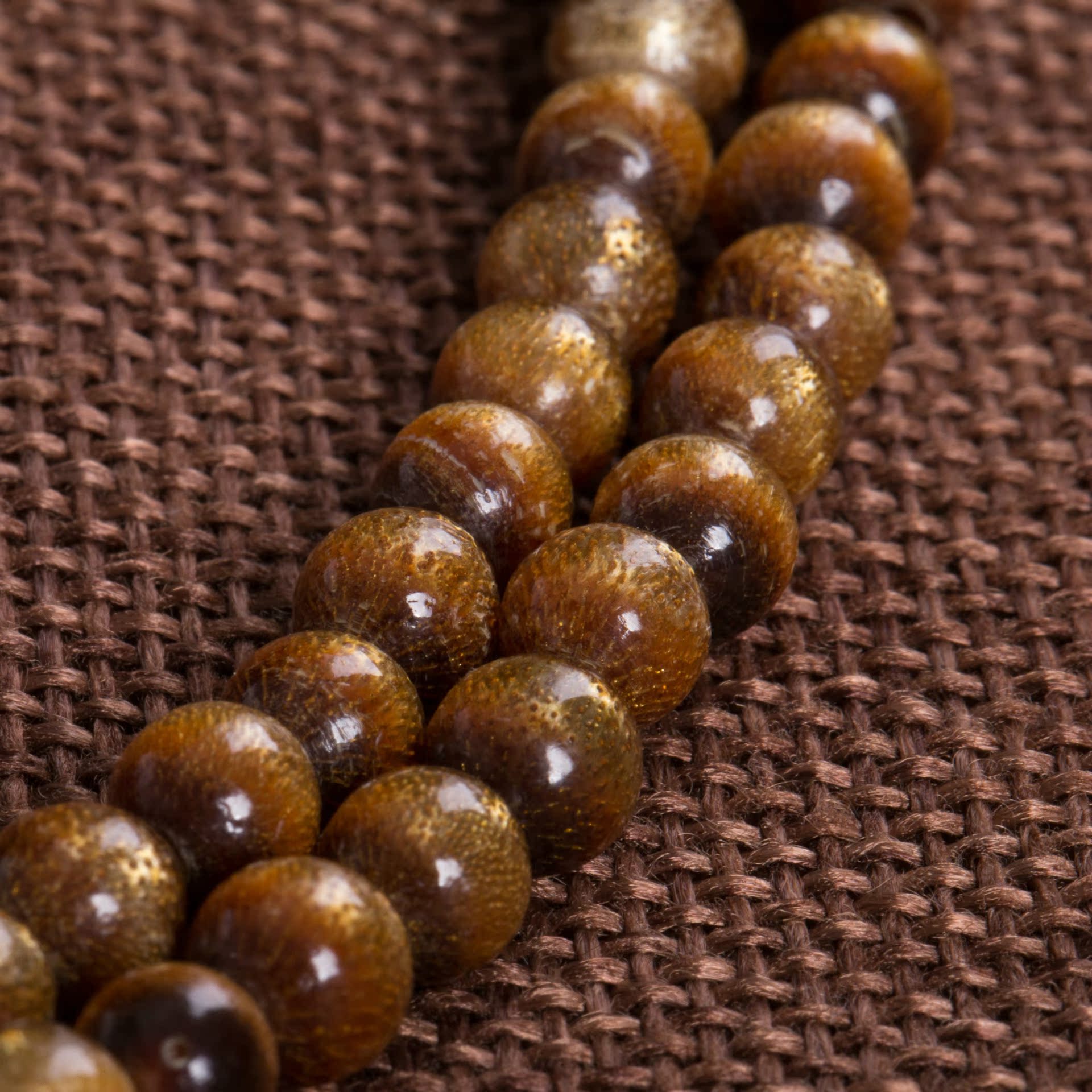 厂家直销 郑走鬼 金珊瑚108颗念珠手链6mm 柳珠 手串批发