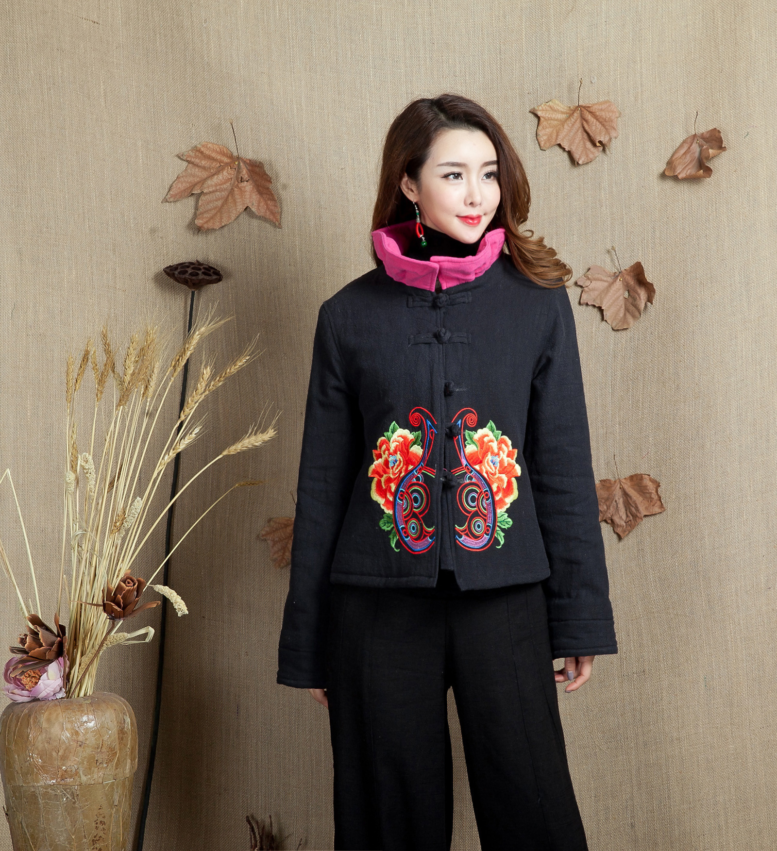 女士冬季棉衣大码中老年民族风唐装中式棉袄绣花加厚棉服批发代理