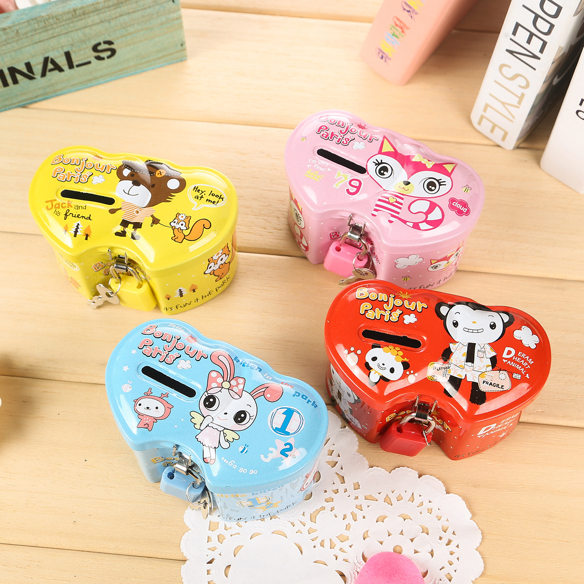 新款热卖 萌宝卡通心形存钱罐爱心储蓄罐 6.1幼儿园学生礼品批发