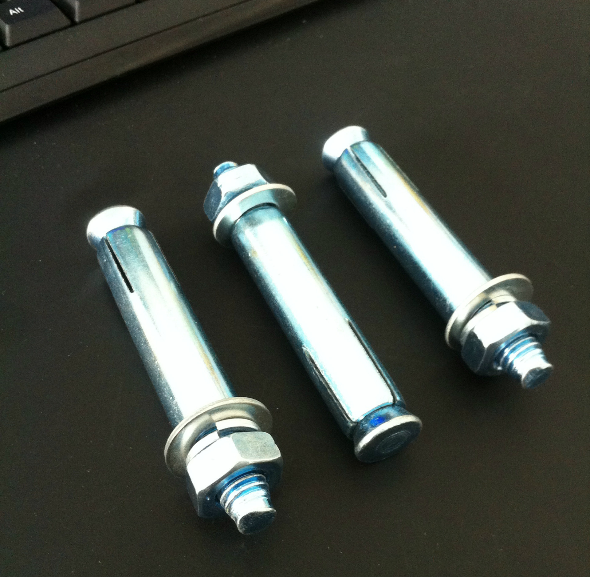 m12*100碳钢金属 镀蓝白锌 膨胀螺丝 膨胀螺栓 厂家直销 现货批发