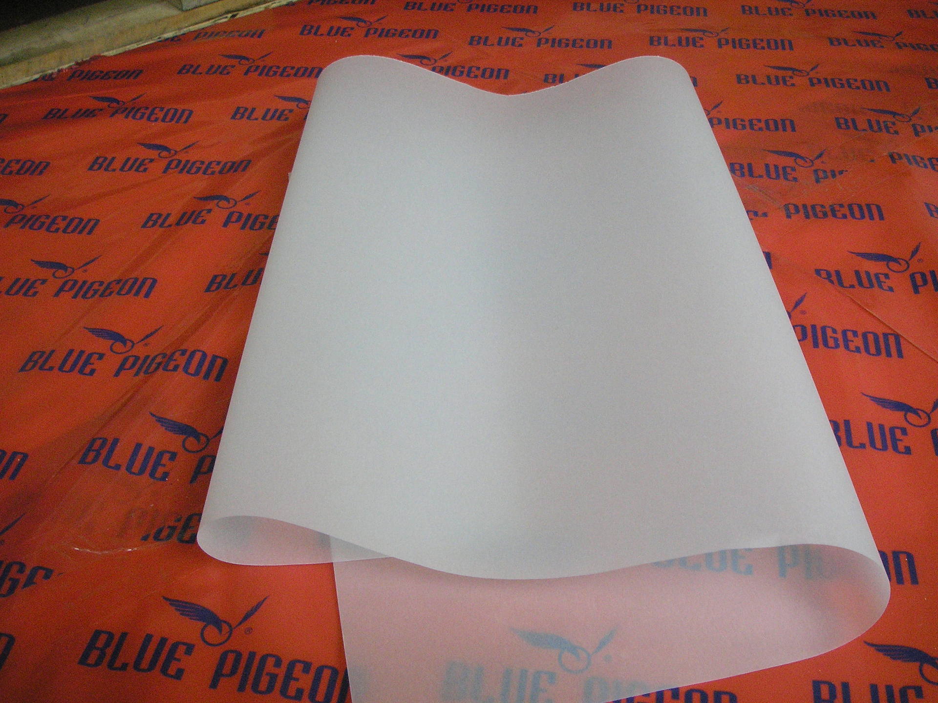 厂家直销135g正大度服装吊牌纸描图纸印刷材料硫酸纸