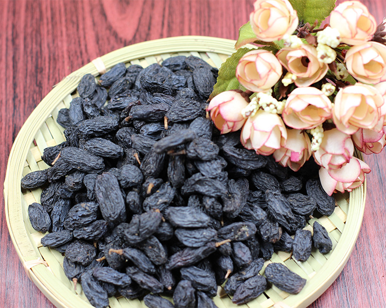 新疆特产紫葡萄干批发无籽黑葡萄干500g特级黑加仑葡萄