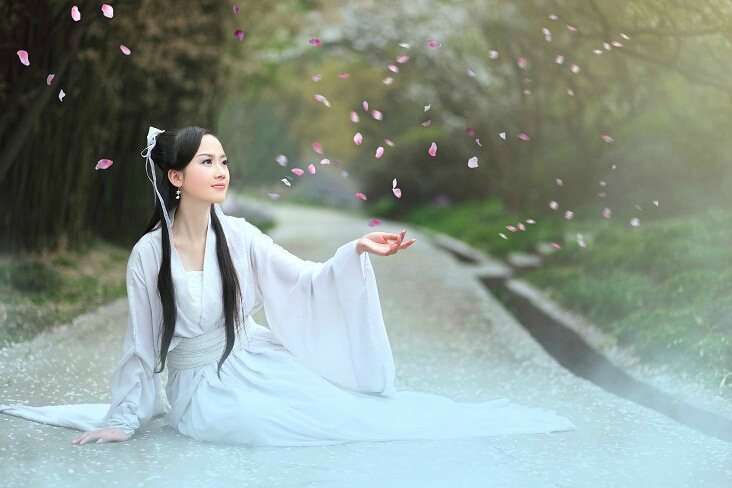 小龙女白色古装 七仙女古筝古典舞蹈服 摄影写真长裙舞台演出服装