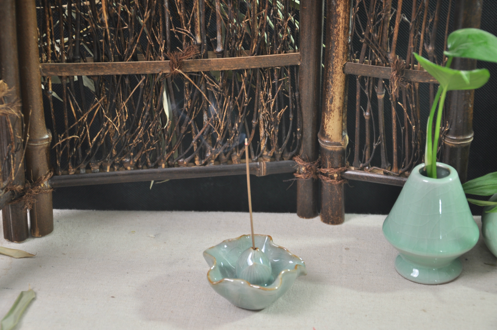 供应 龙泉青瓷 荷叶香插 线香插 可加logo定制 弟窑 如图