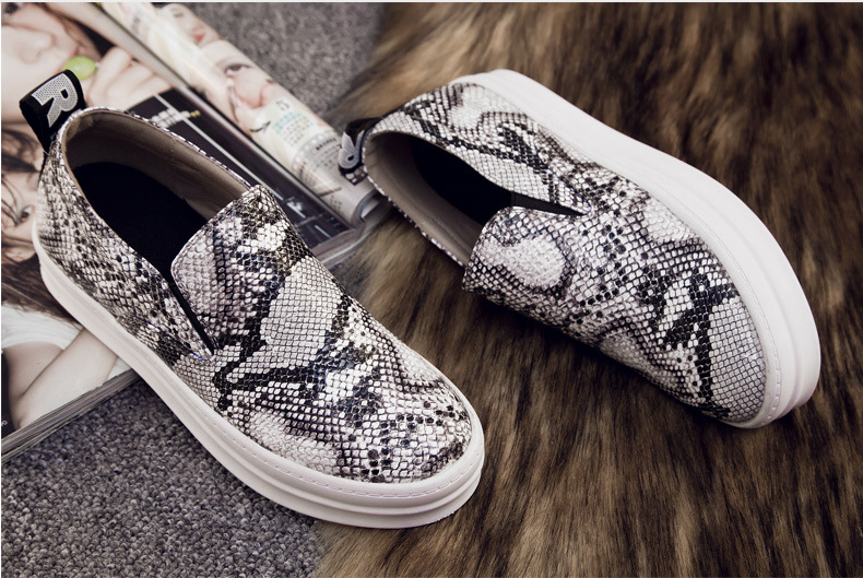 蛇纹乐福鞋女厚底松糕真皮平底单鞋子 适用性别:女 风格:欧美 鞋底