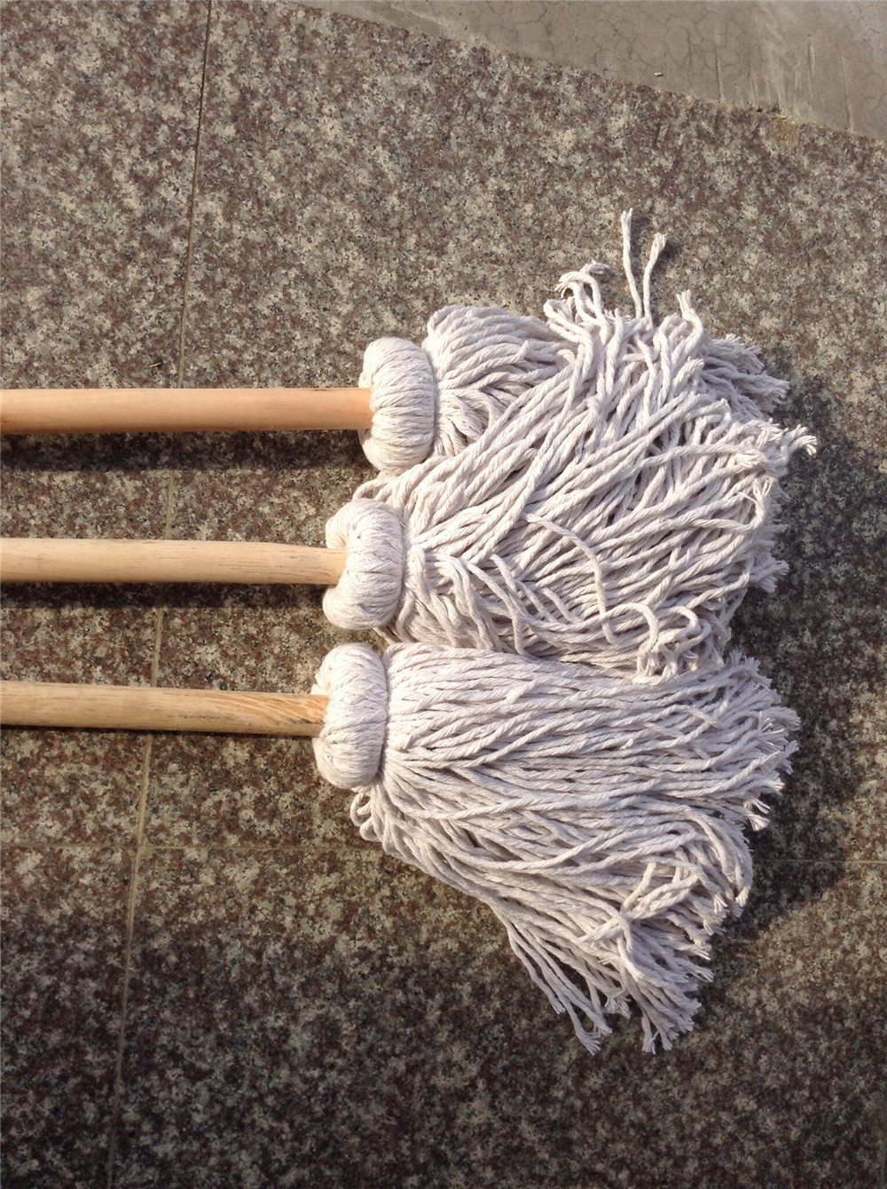 厂家供应 优质棉布拖把 木制拖把 木杆铁丝自扎棉绳木柄拖把 多色
