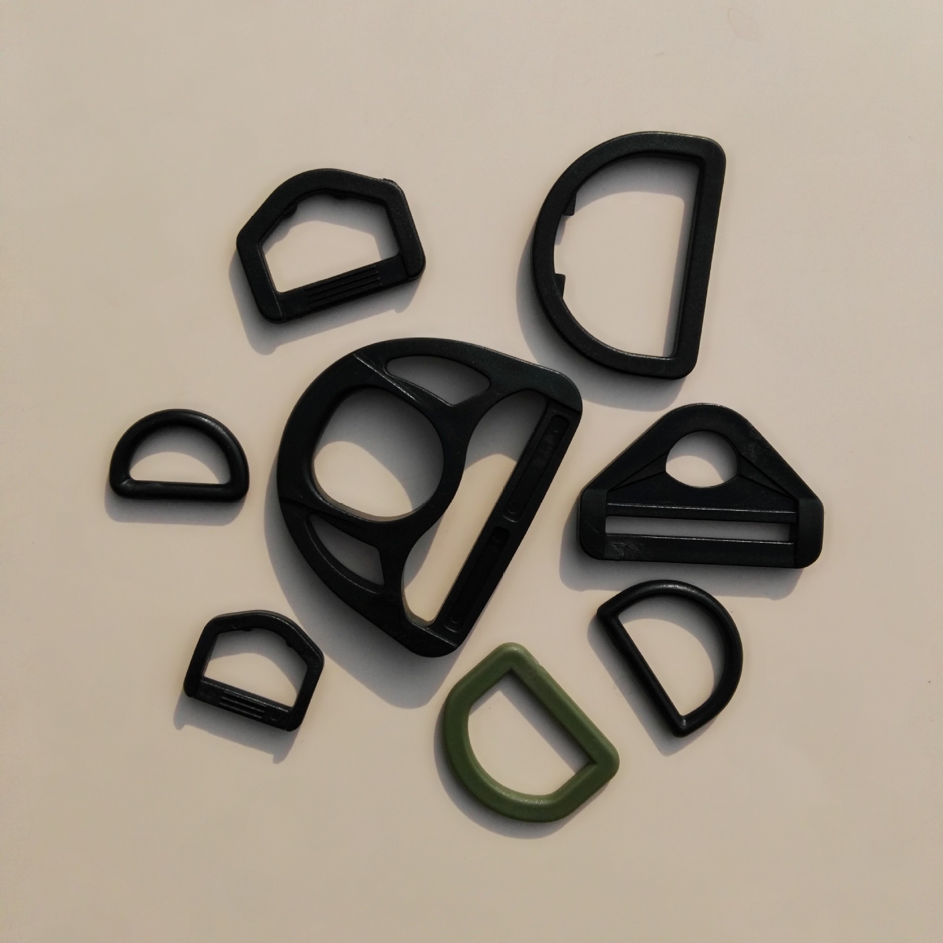 专业供应塑料d形扣 半圆环 d形环 半圆圈 厂家现货 质量保证