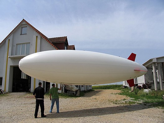 厂家 落地pvc气球飞艇发光升空球 户外广告pvc飞艇发光 彩色飞艇