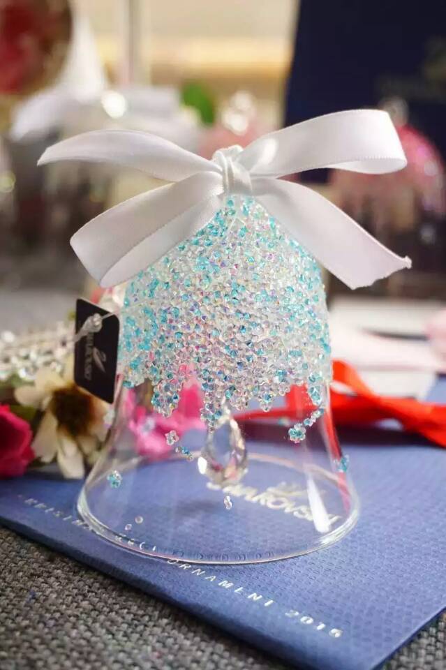 批发2016圣诞版铃铛挂饰雪花 水晶风铃汽车挂件 童话水晶球车挂饰