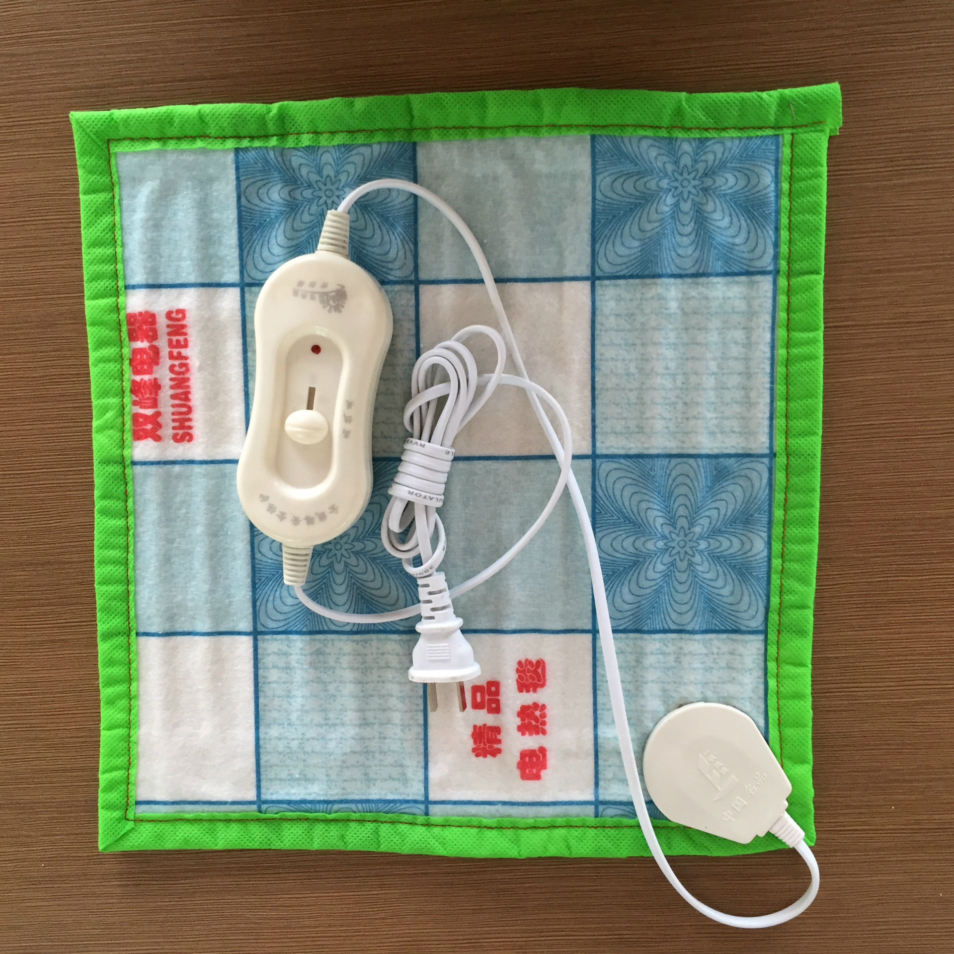 厂家批发订做电热垫电热护膝护腰热敷艾绒加热内芯异形