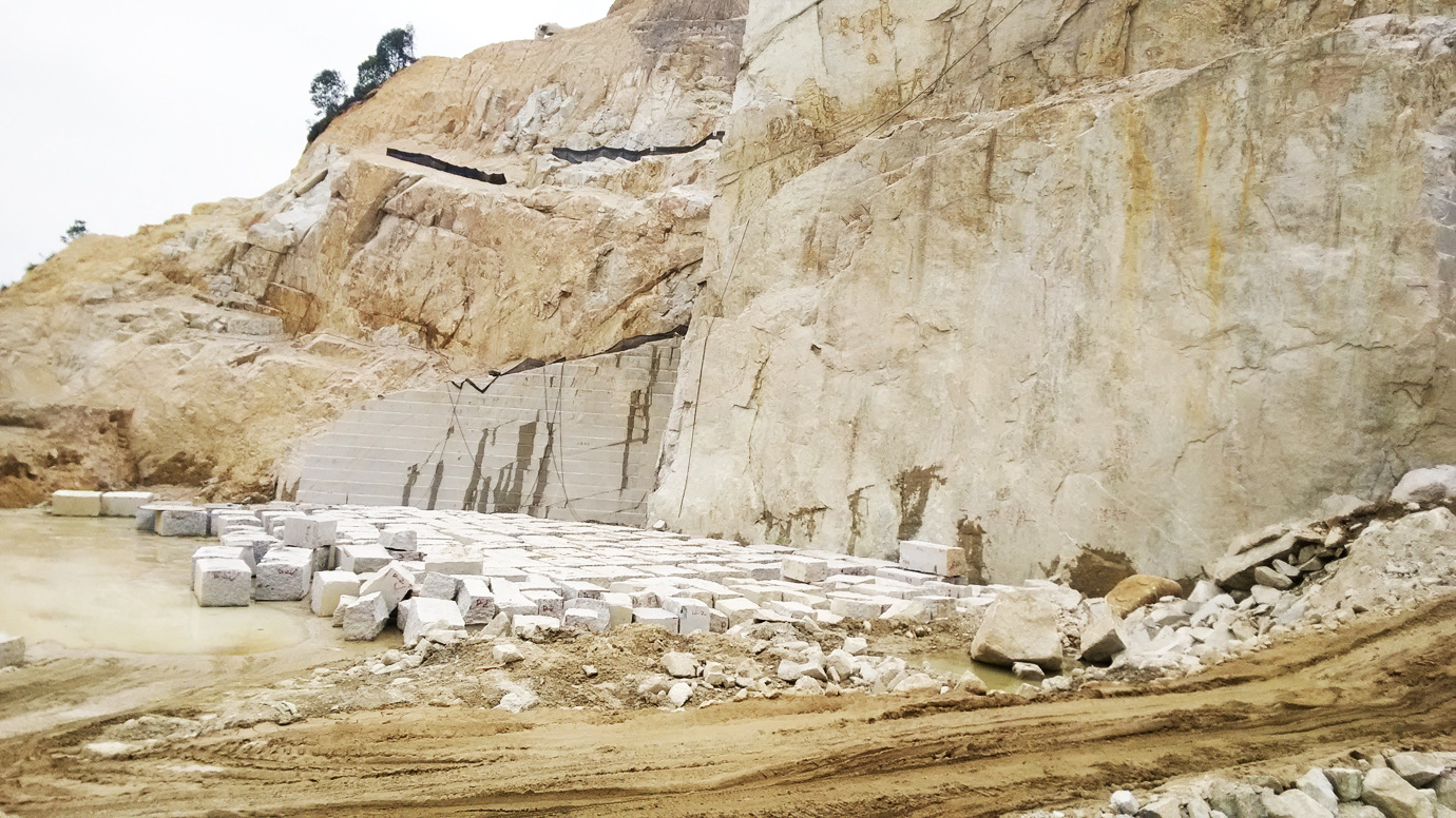 自有矿山 芭拉白-大红 花岗岩 石板材