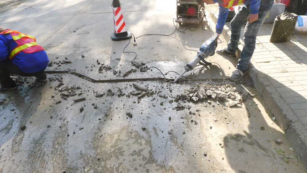 混凝土路面快速修复翻新 路面地面修复粘合剂 裂缝起砂修补施工