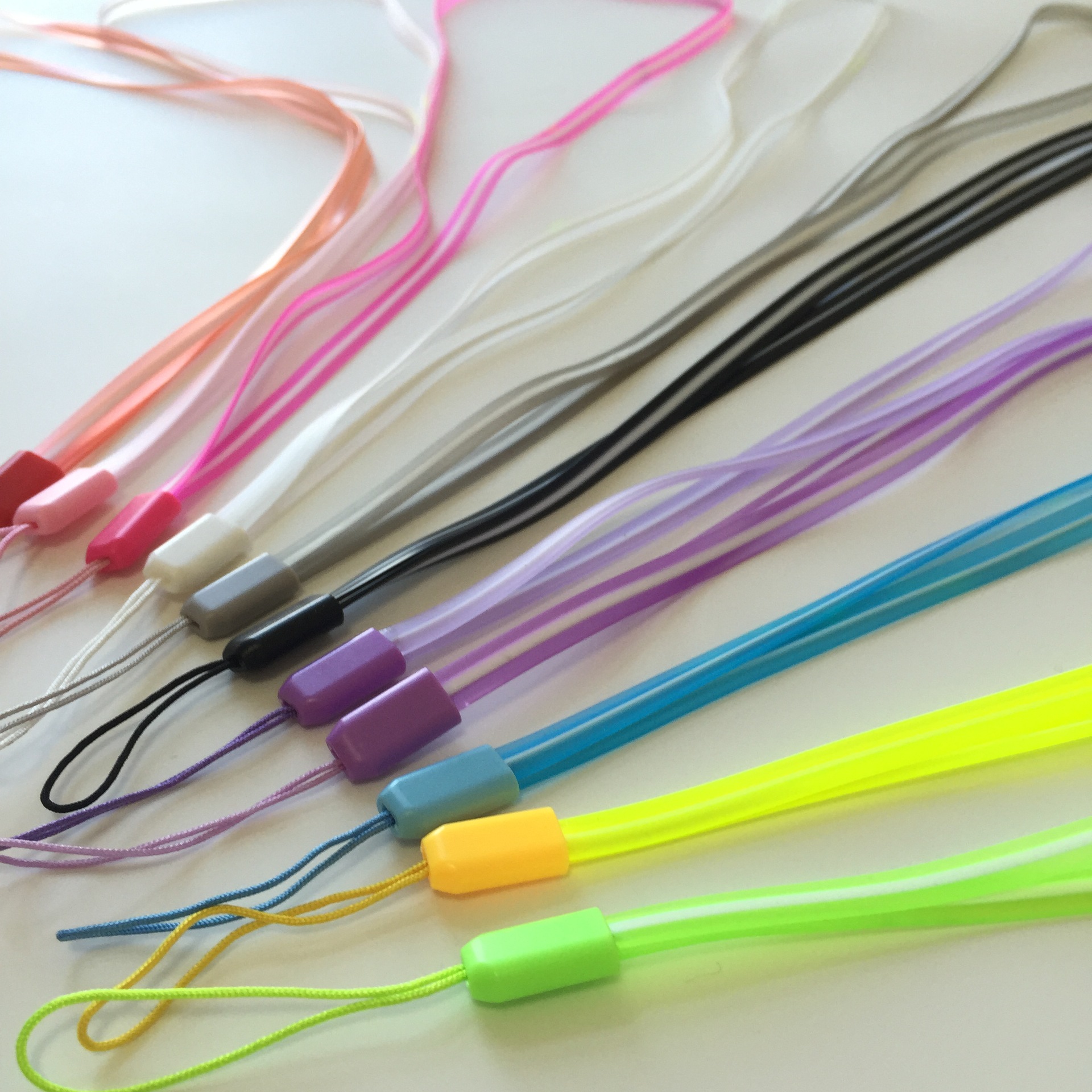 厂家现货直销6mm双色pvc挂绳手机长款果冻胶绳手机壳专用.