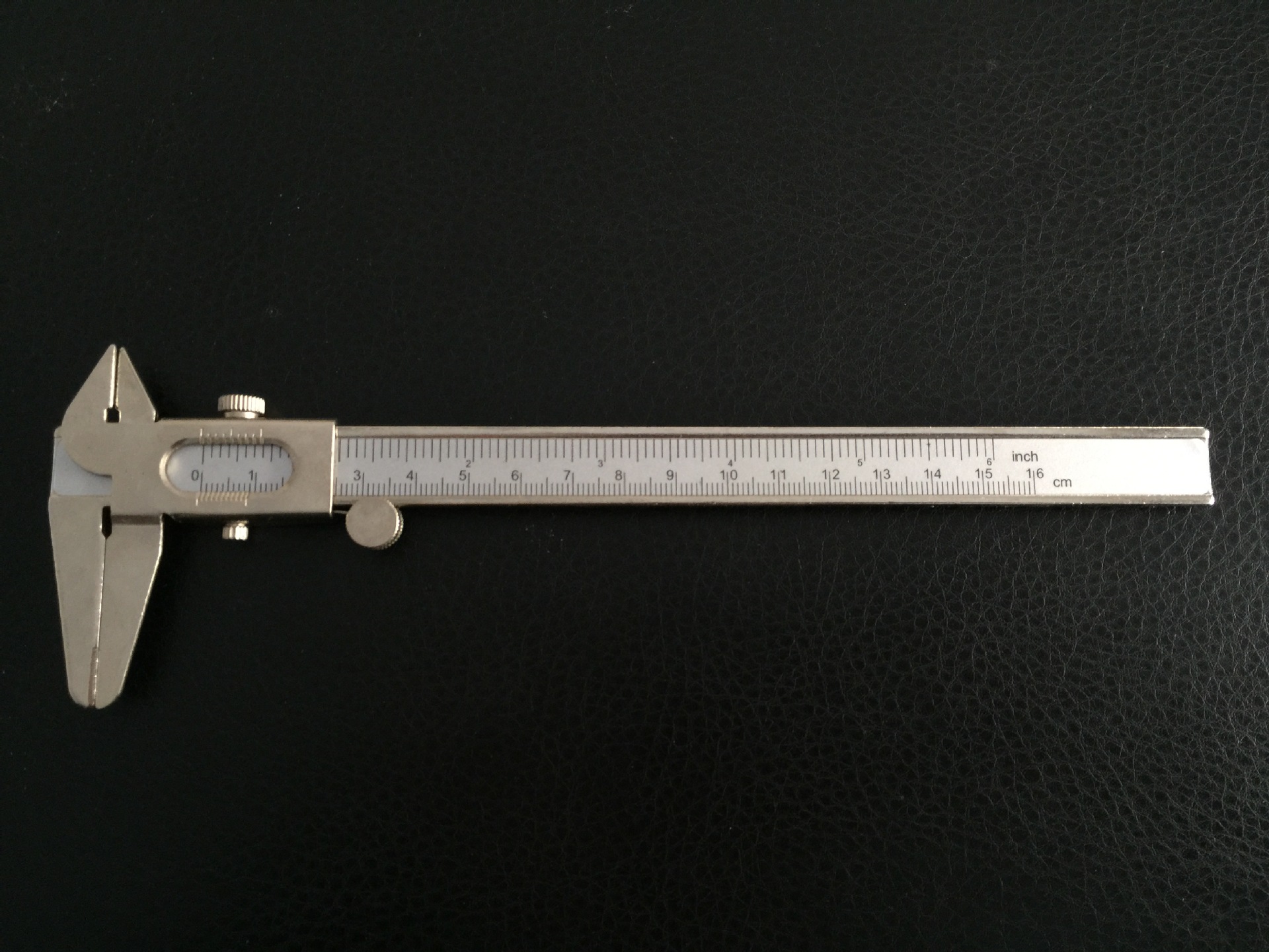 外贸出口型卡尺0-150mm卡尺 铁皮游标卡尺