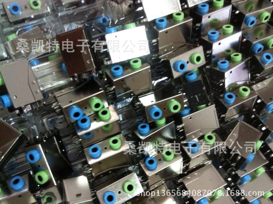 上绿下蓝-桑凯特双层耳机插座