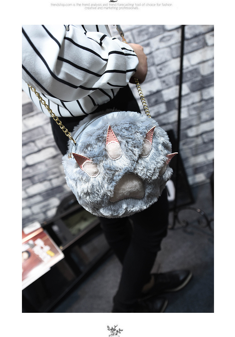 厂家直销 熊爪毛绒萌系小圆包 可爱时尚单肩斜跨包 两色可选