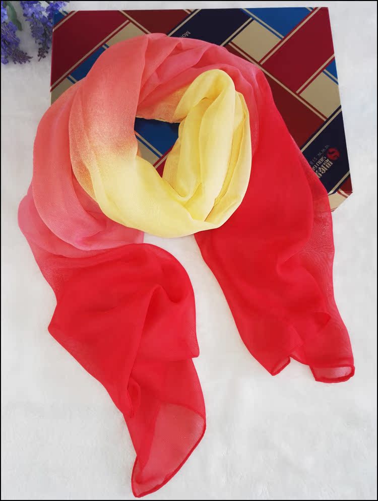 渐变色雪纺丝巾秋冬女士围巾夏季海边防晒沙滩巾百搭纱巾厂家批发