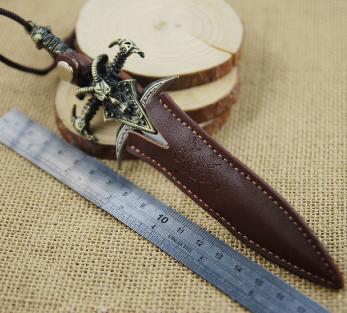 火爆热销 wow魔兽世界霜之哀伤挂件 cosplay 网游周边羊角剑