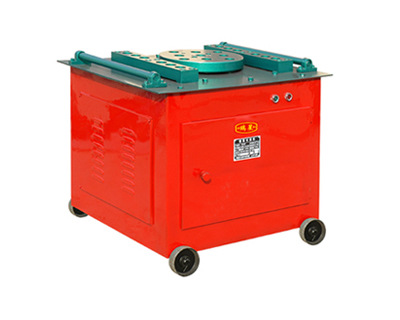 机为双主动轮,装配有预弯装置,可顺,逆时工作,更换主动轮后可弯曲扁钢