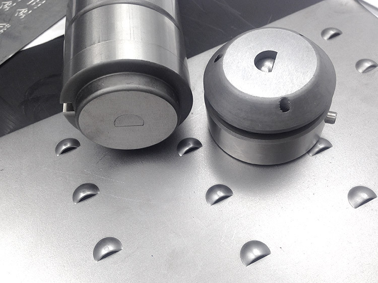 川品供应数控冲床专用模具 异形模具特殊成形模具半圆卡扣模b工位