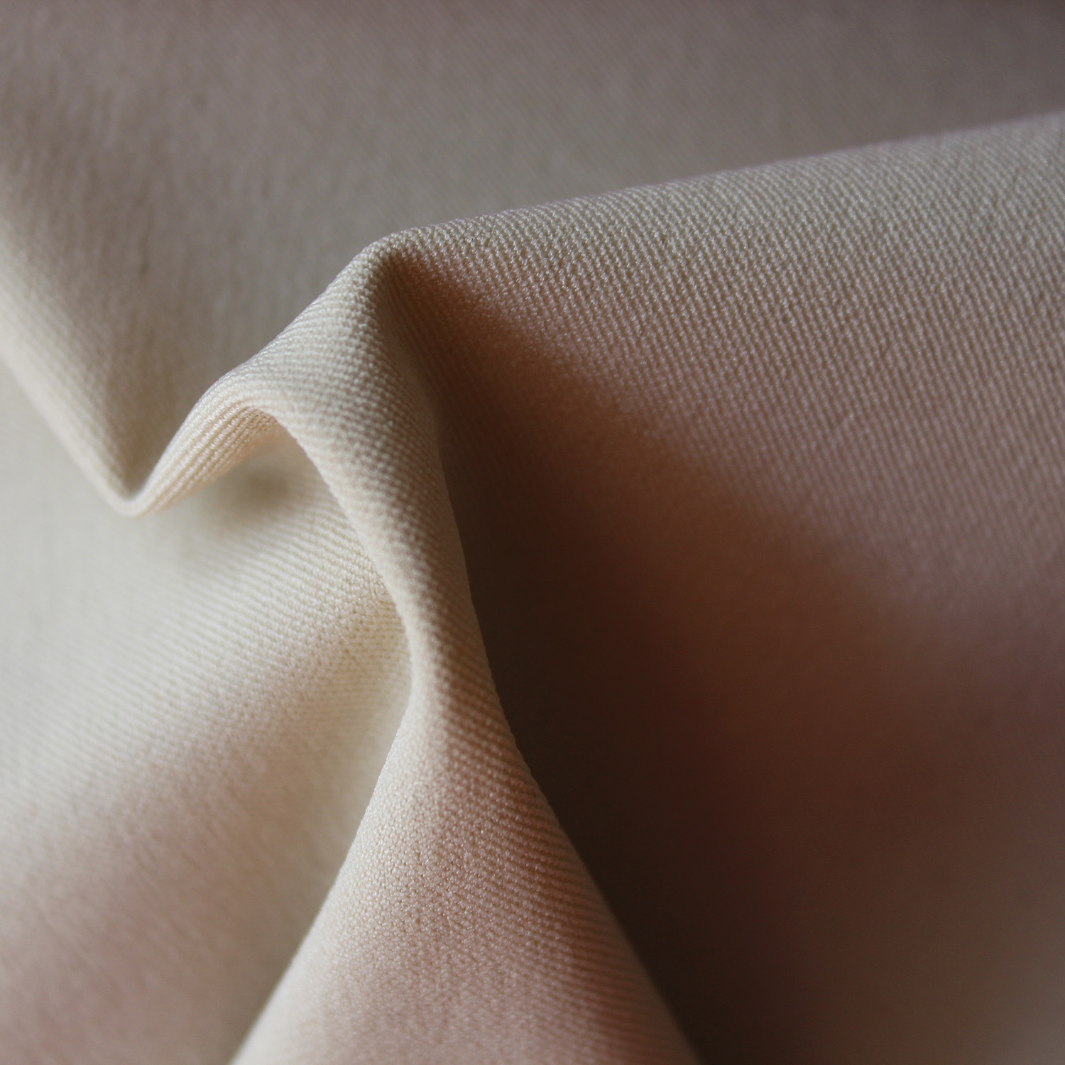 苏州雅超纺织品有限公司是化纤面料,四面弹面料,防静电面料,羽绒服