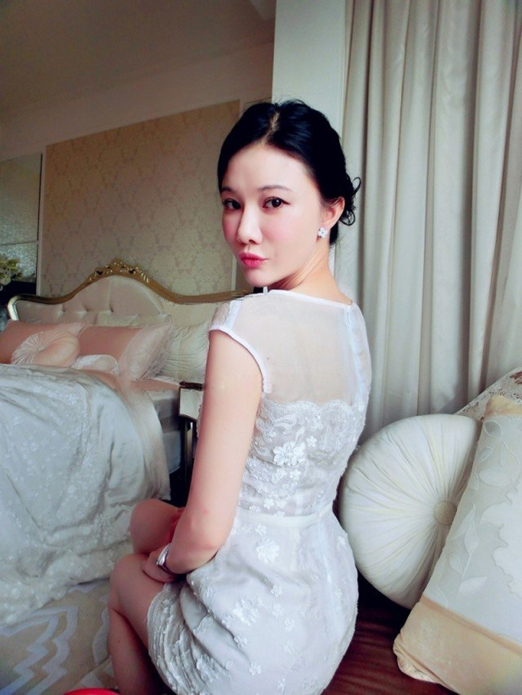 2015夏装刘钰懿同款白色真丝气质繁花刺绣短袖背心真丝连衣裙短裙