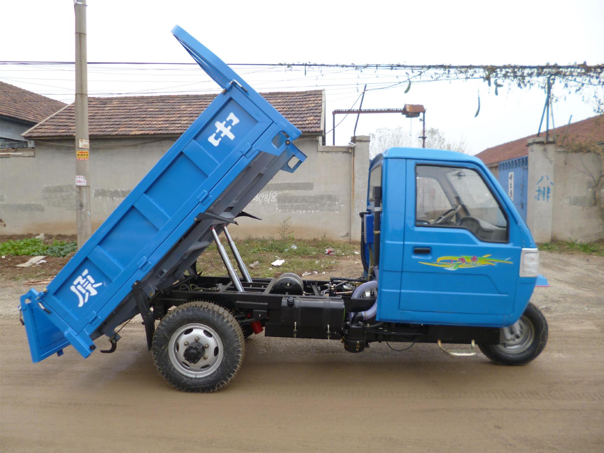 单缸柴油机,轴传动农用自卸三轮汽车,动力强劲不丢失,载重量大