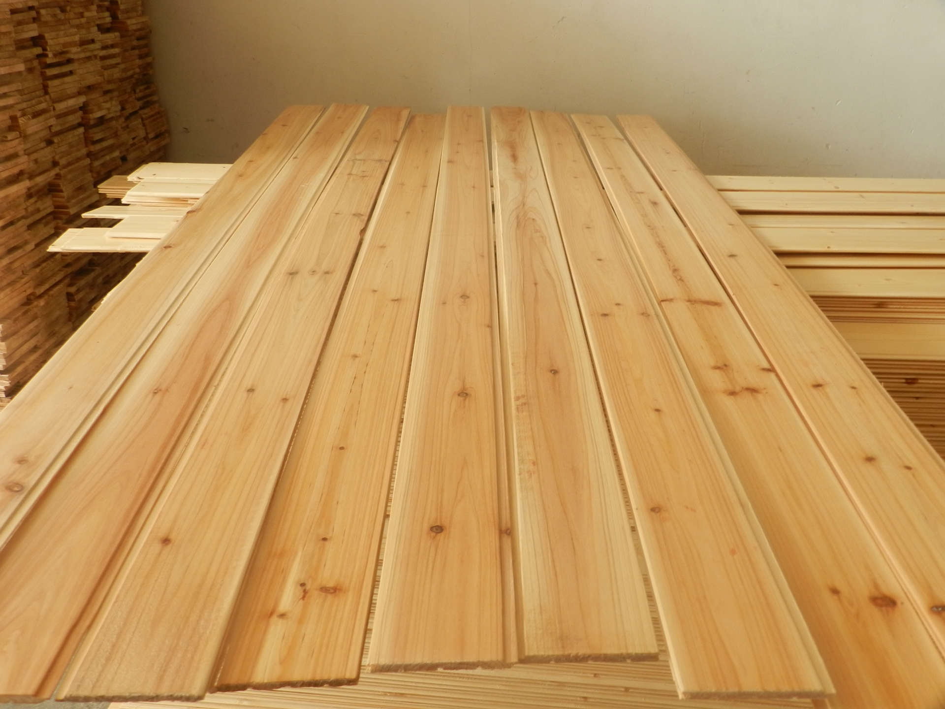 厂家北欧赤松防腐木芬兰木耐腐蚀高强度防腐松木实木板