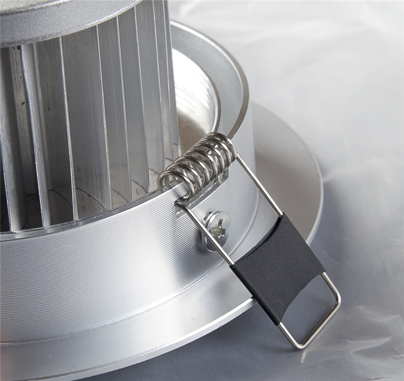 厂家直销高品质室内圆形压铸防雾灯艾欧奇办公室led筒灯特惠价