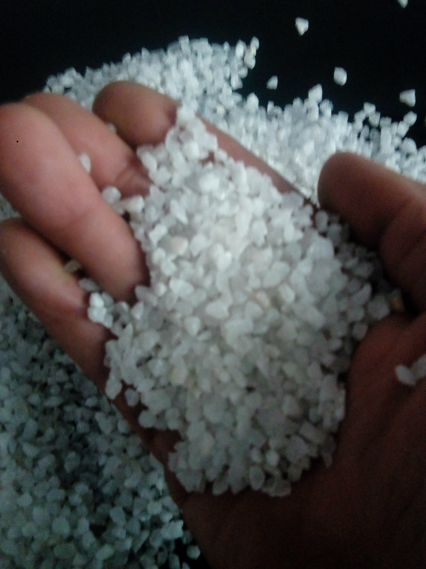 石英砂滤料_精致石英砂滤料多少钱一吨?