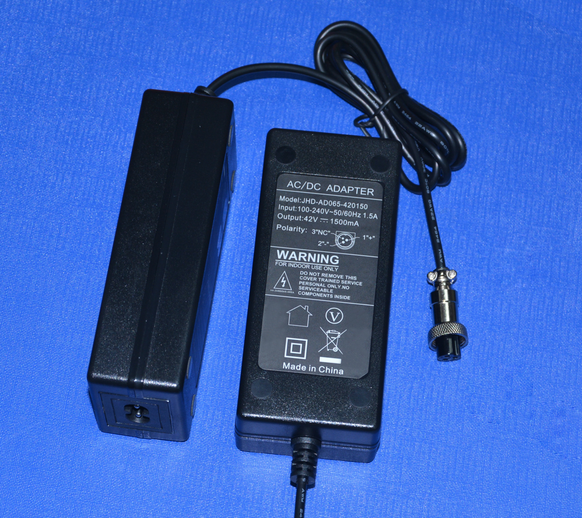 平衡车充电器,扭扭车电源适配器42v1.5a