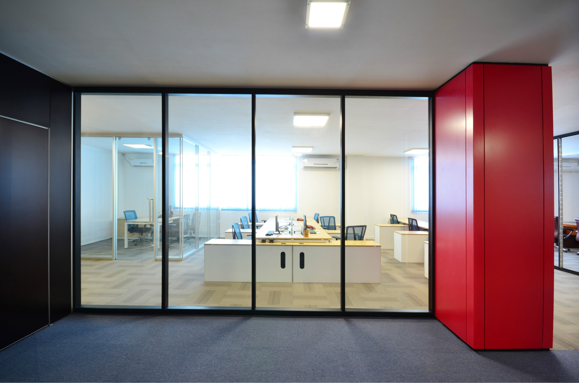 隔断铝型材材质办公室玻璃隔断厂家直销学校钢化玻璃隔断